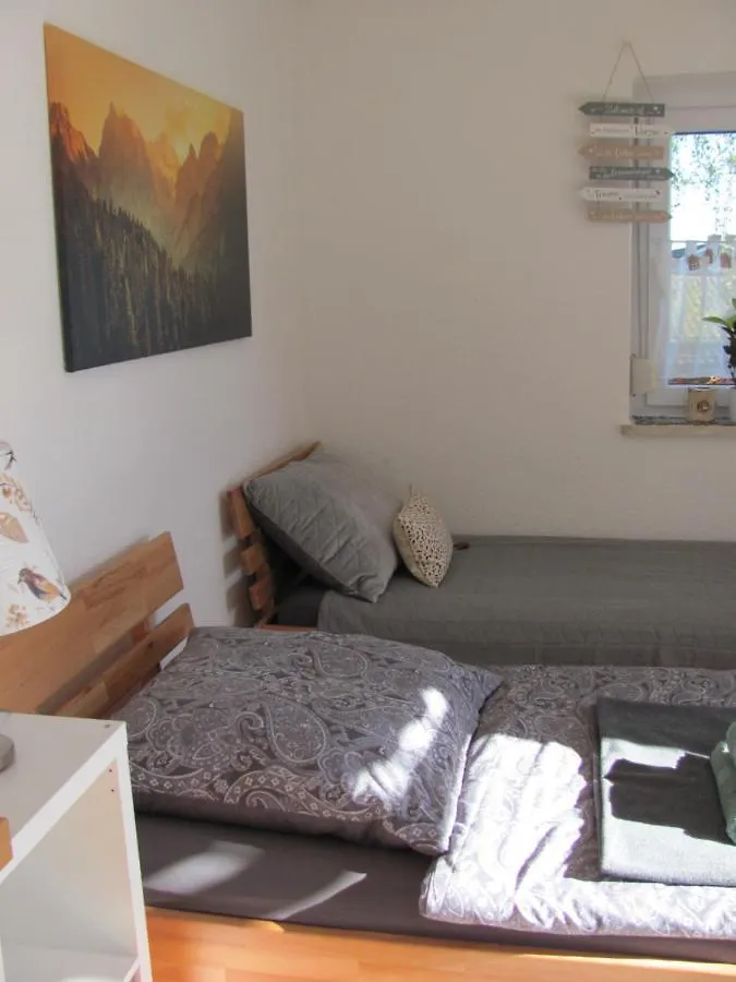 #1Gemuetliches Ruhiges Sonniges Balkonzimmer Mit Gemeinschaftsbad W-Lan Airport Nah Late Night Check In Haus Nr 9,5 Trunkelsberg Deutschland
